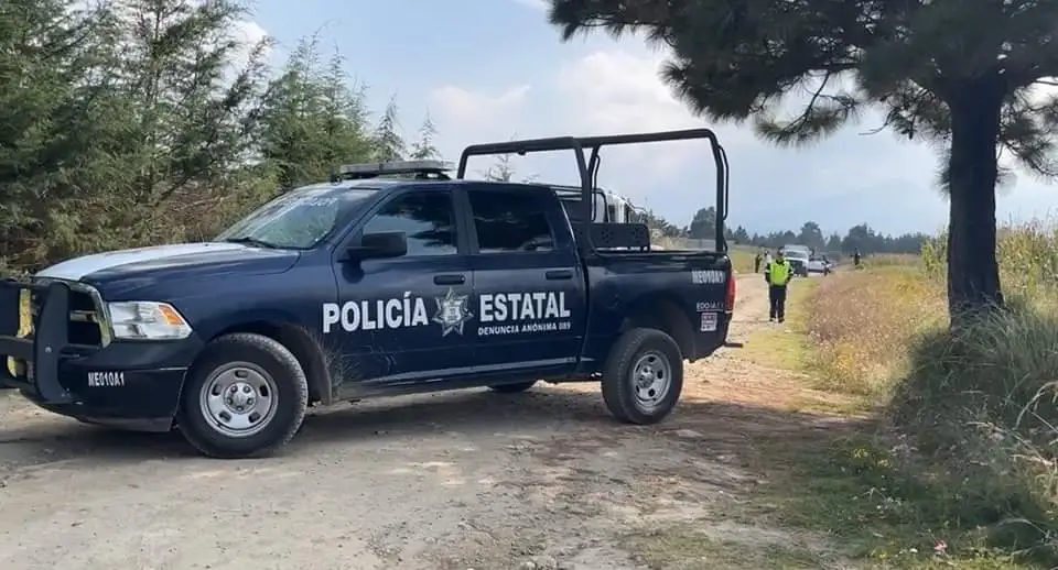 Abandonan a uno sin vida en auto y le prenden fuego en Toluca 2