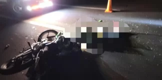 Muere motociclista que circulaba a exceso de velocidad al chocar contra un vehiculo en tlalnepantla